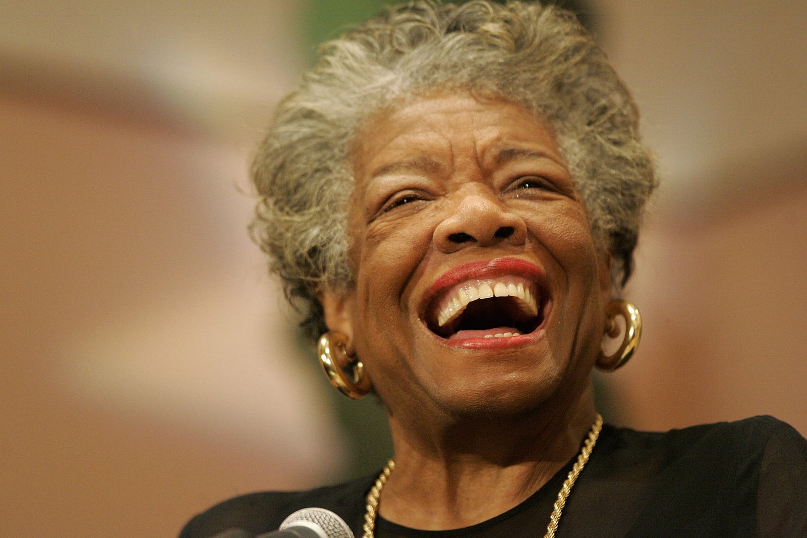 Maya Angelou- écrivaine noire américaine