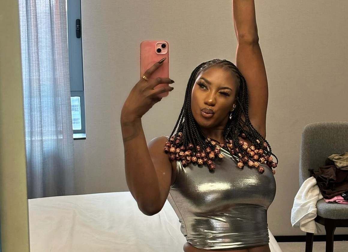 En Côte d&rsquo;Ivoire, Aya Nakamura augmente la température avec ses photos.