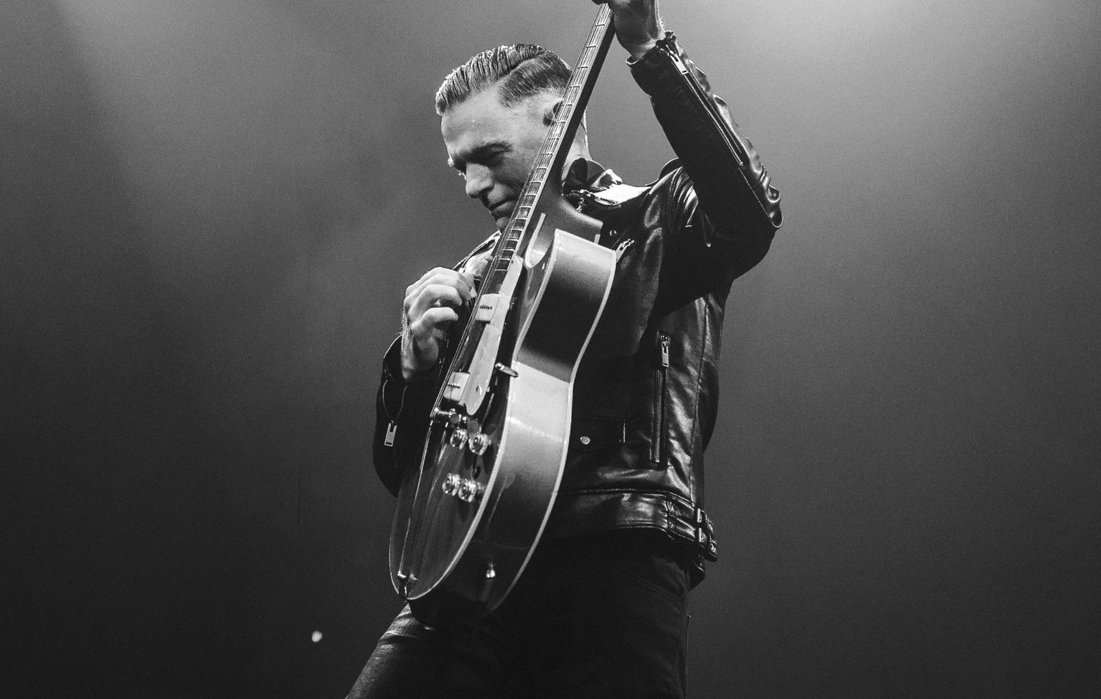 Bryan Adams : le rockeur canadien qui traverse les générations