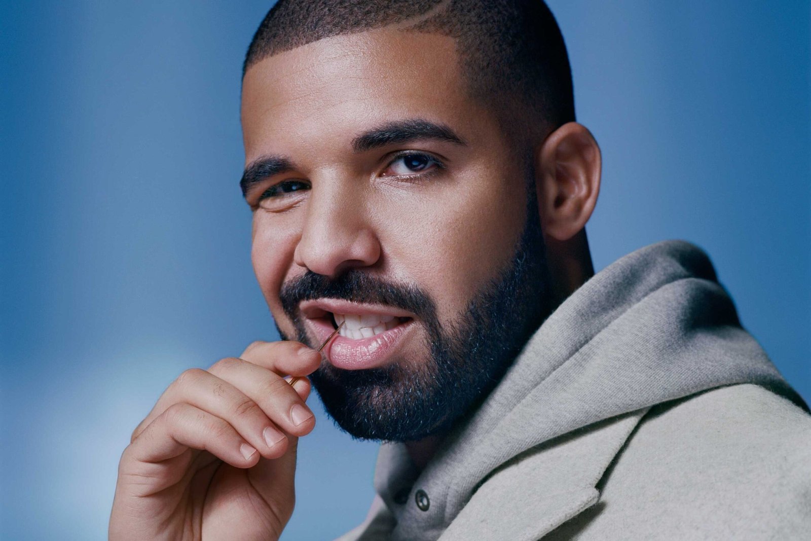 Drake : l&rsquo;icône du hip-hop qui continue de dominer la scène musicale mondiale