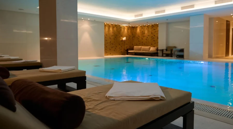 Hôtel avec spa et piscine à Paris 15 : se détendre après un salon ou un rendez-vous d&rsquo;affaires