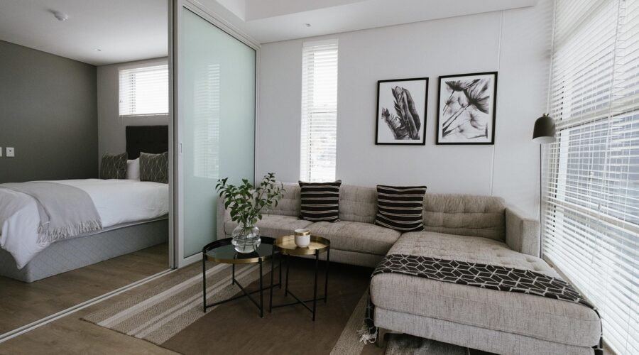 Lit escamotable avec canapé : l’astuce design pour optimiser chaque centimètre